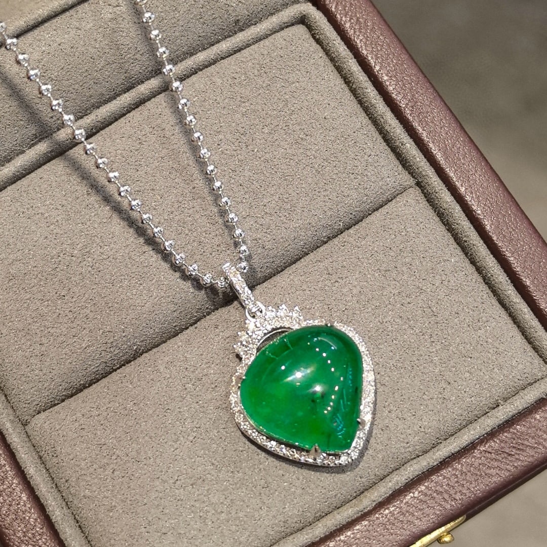 14k Gold 10.18 Ctw Vivid Green Natural Emerald & Diamond Pendant( Without Chain ): Ref:230998333 // gold content:14k gold // main gemstone:emerald // shape:pear // carat weight:9. 3ct // color:vivid green // treatment:natural // // adjacent gemstone 2 : diamond // shape:round // car