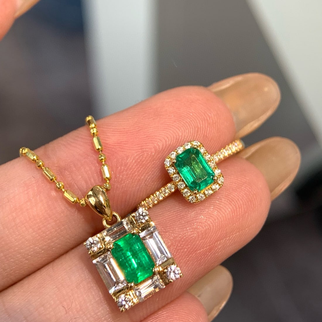14k Gold 1.97 Ctw Vivid Green Natural Emerald & Diamond & Sapphire Jewelry Set - 4