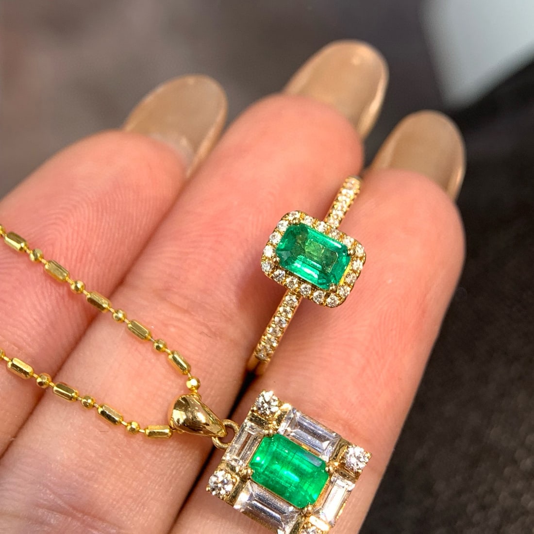 14k Gold 1.97 Ctw Vivid Green Natural Emerald & Diamond & Sapphire Jewelry Set - 5