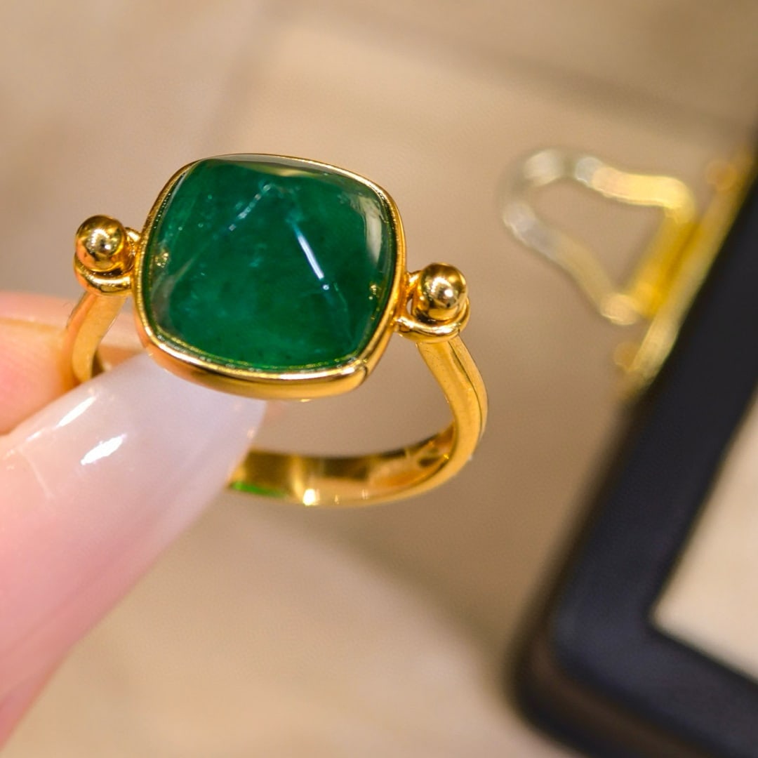 14k Gold 6.51 Ct Vivid Green Natural Emerald Ring - 5