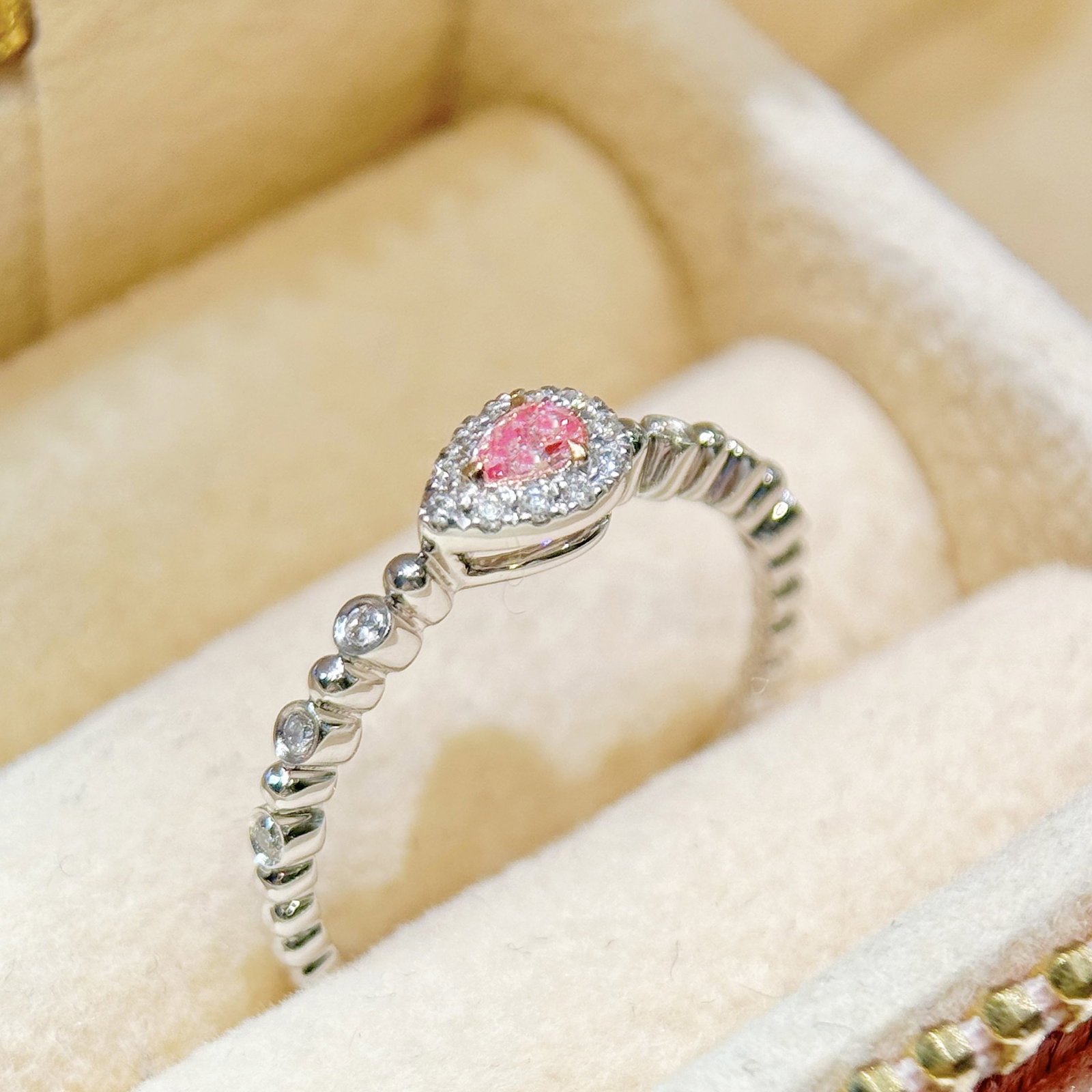 14k Gold 0.18 Ctw Natural Pink Diamond & Diamond Ring - 2