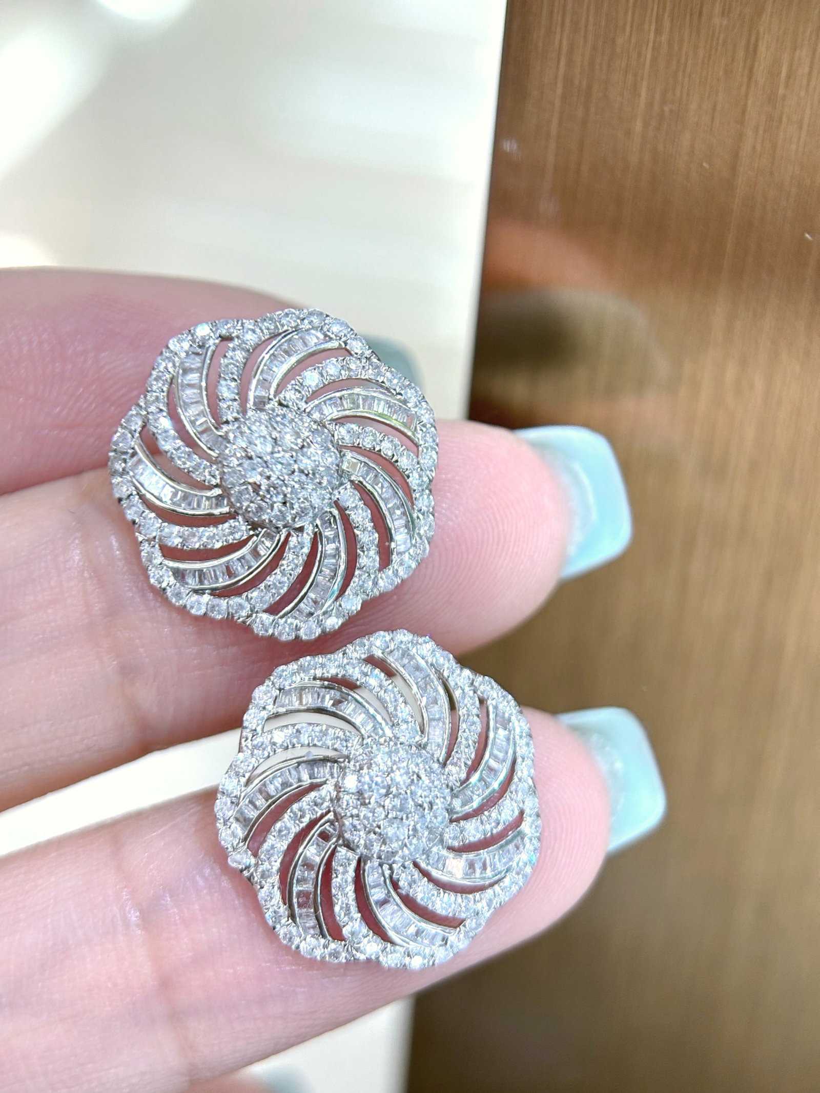 14k Gold 1.5 Ct Natural H Diamond Earrings - 4