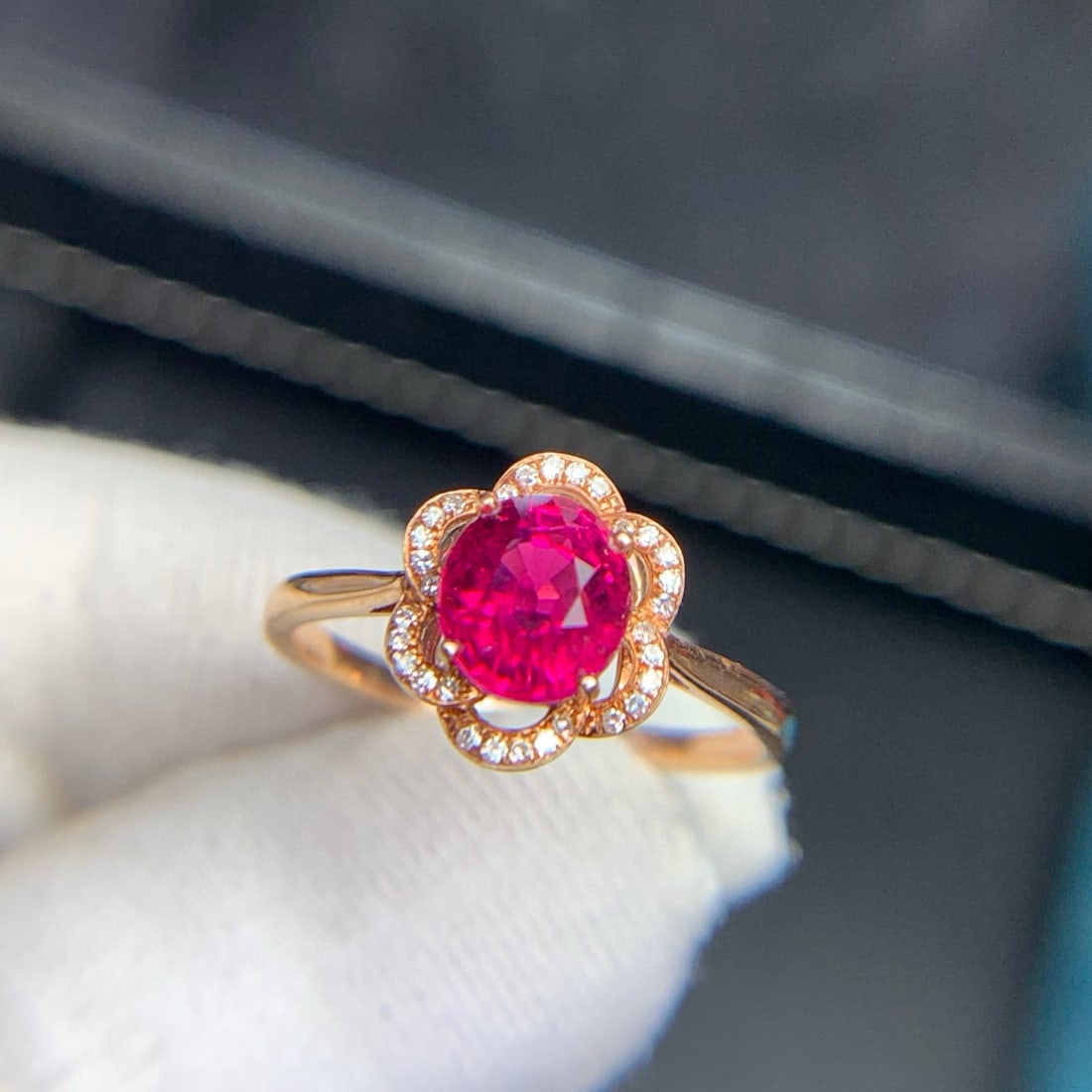 14k Gold 1.5 Ct Natural Tourmaline & Diamond Ring - 6