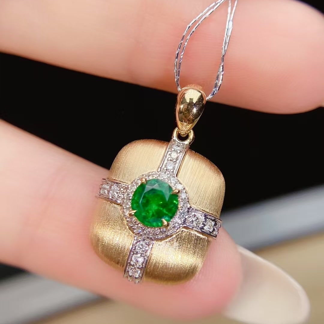 14k Gold 0.58 Ctw Vivid Green Natural Sapphire & Diamond Pendant( Without Chain ): Ref:230998374 // gold content:14k gold // main gemstone:sapphire // shape:round // carat weight:0. 43ct // color:vivid green // treatment:natural // cut grade:g // // adjacent gemstone 2 : diamond //
