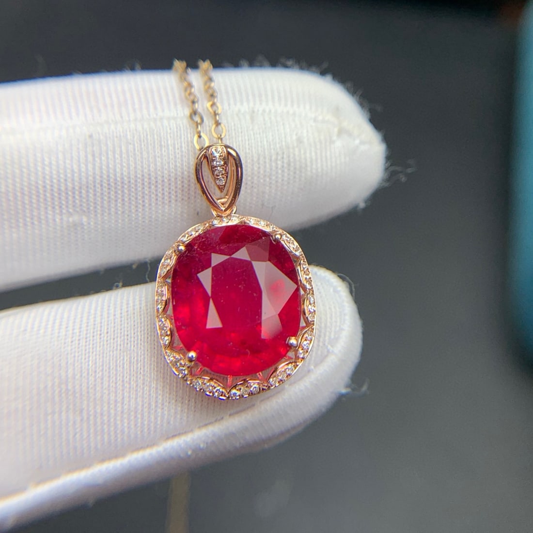14k Gold 6.1 Ct Natural Tourmaline & Diamond Pendant( Without Chain ): Ref:230998369 // gold content:14k gold // main gemstone:tourmaline // shape:oval // carat weight:6. 1ct // color:red // treatment:natural // // adjacent gemstone 2 : diamond // shape:round // clarity