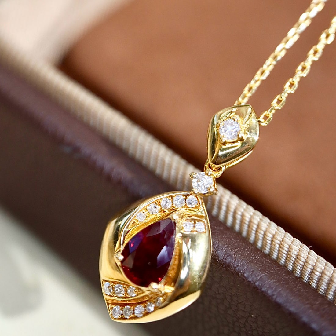 14k Gold 0.52 Ctw Vivid Red Natural Ruby & Diamond Pendant( Without Chain ) - 3