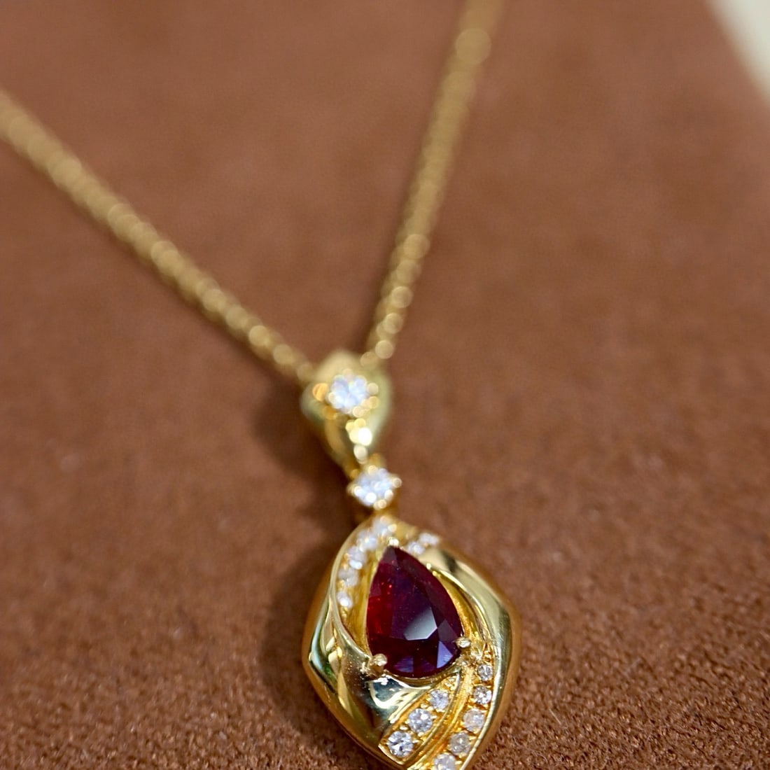 14k Gold 0.52 Ctw Vivid Red Natural Ruby & Diamond Pendant( Without Chain ) - 4