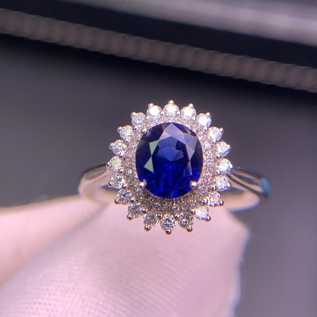 14k Gold 1.17 Ct Natural Sapphire & Diamond Ring: Ref:230998385 // gold content:14k gold // ring size:7. 25us // // main gemstone:sapphire // shape:oval // carat weight:1. 17ct // color:royal blue // treatment:natural // // adjacent gemstone 2 : diam