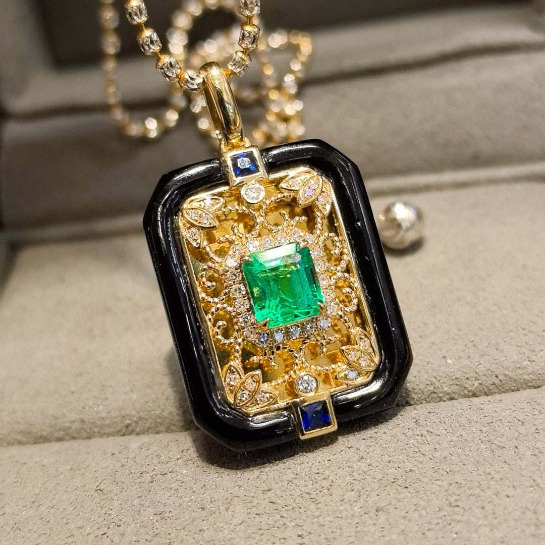 14k Gold 1.12 Ctw Vivid Green Natural Emerald & Diamond Pendant( Without Chain ) - 3