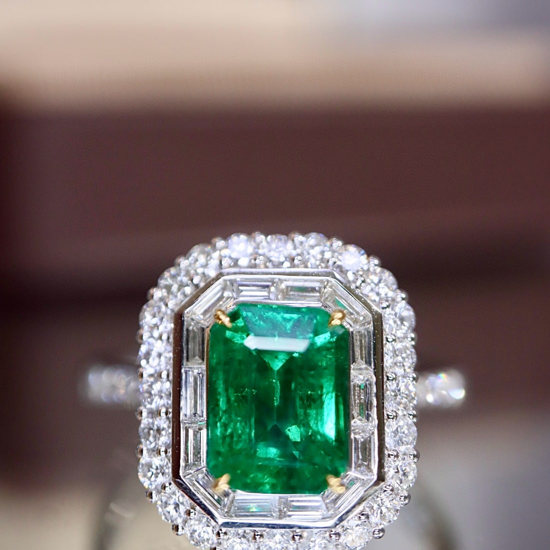 14k Gold 1.48 Ctw Vivid Green Natural Emerald & Diamond Ring - 7