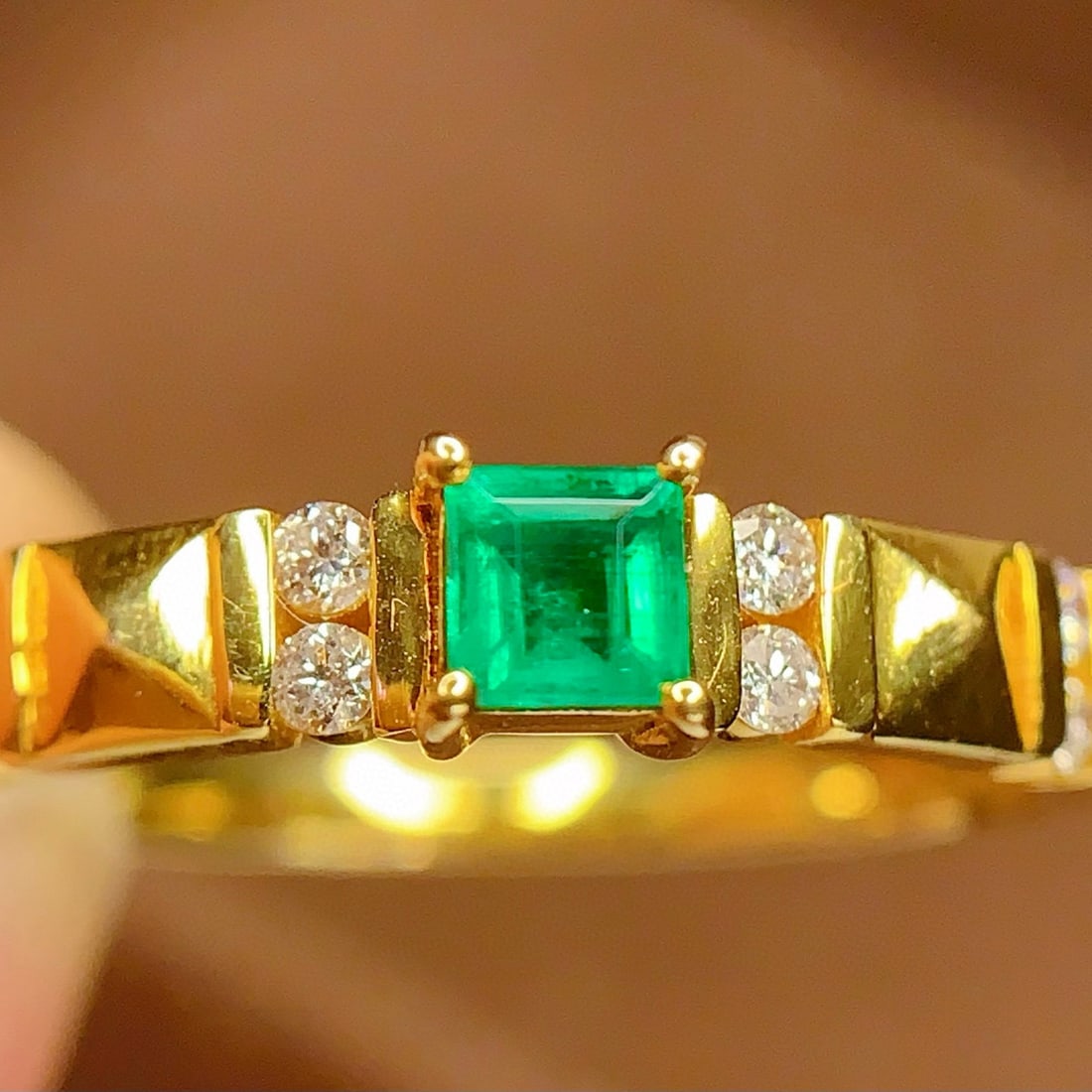 14k Gold 0.35 Ct Vivid Green Natural Emerald & Diamond Ring - 2