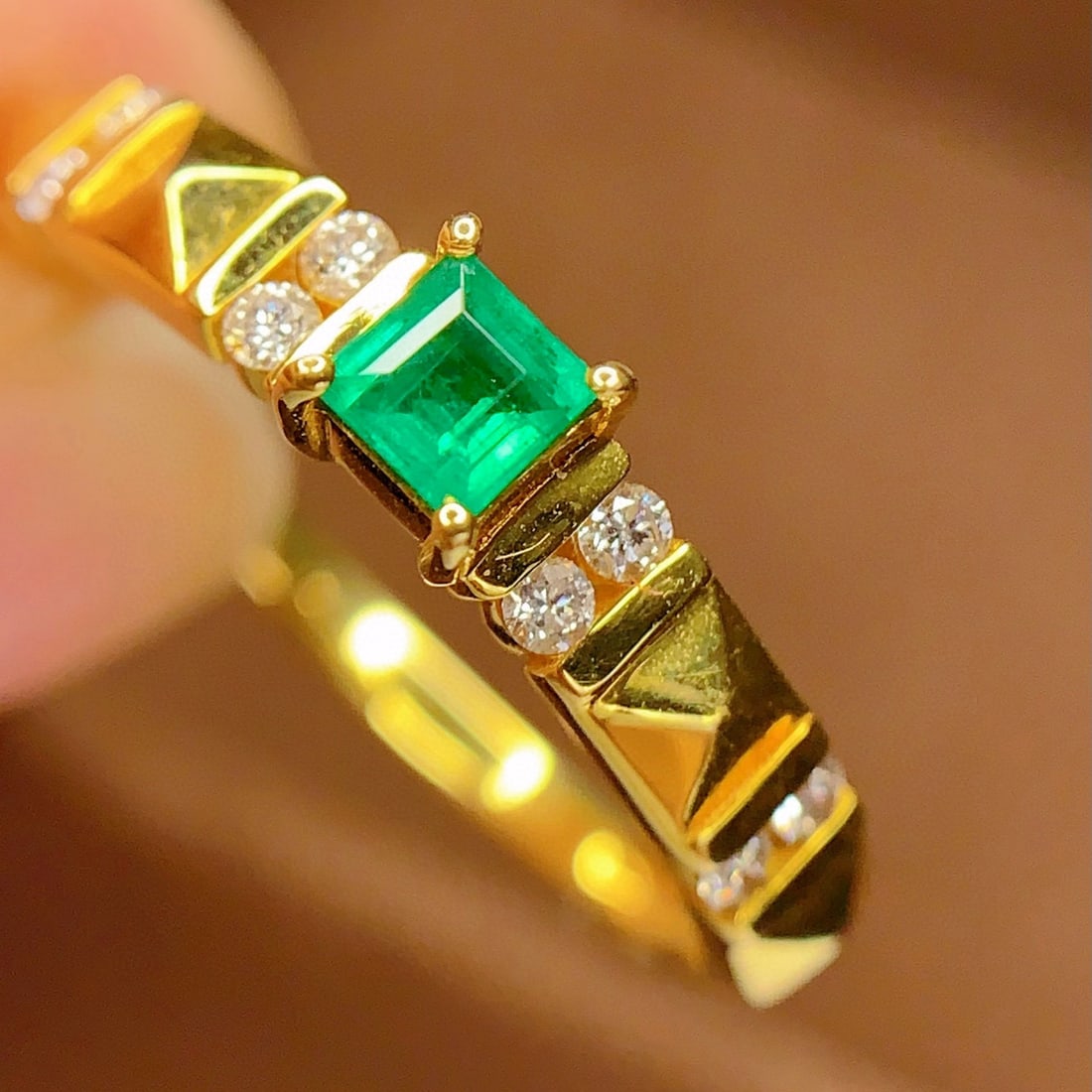 14k Gold 0.35 Ct Vivid Green Natural Emerald & Diamond Ring - 3