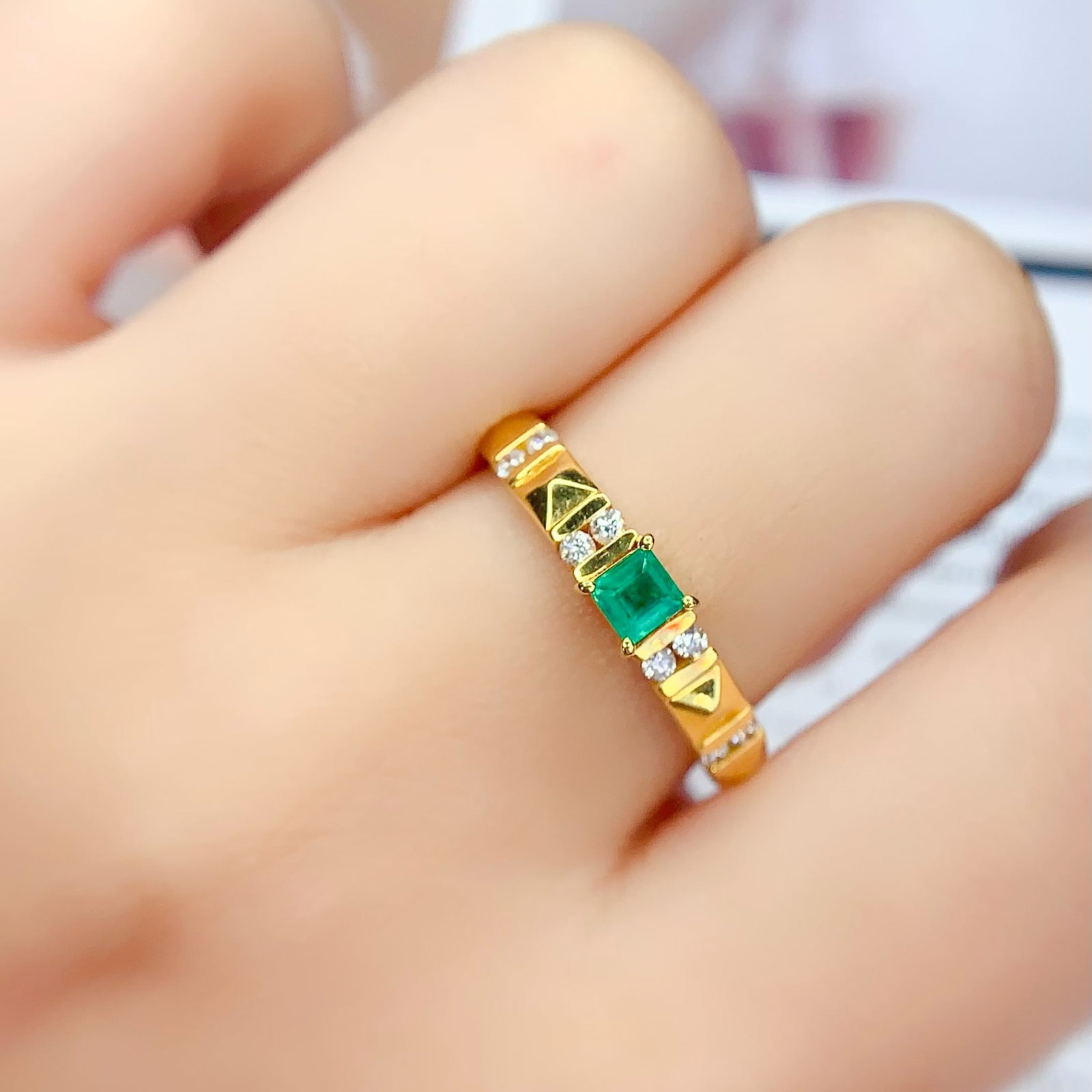 14k Gold 0.35 Ct Vivid Green Natural Emerald & Diamond Ring - 6
