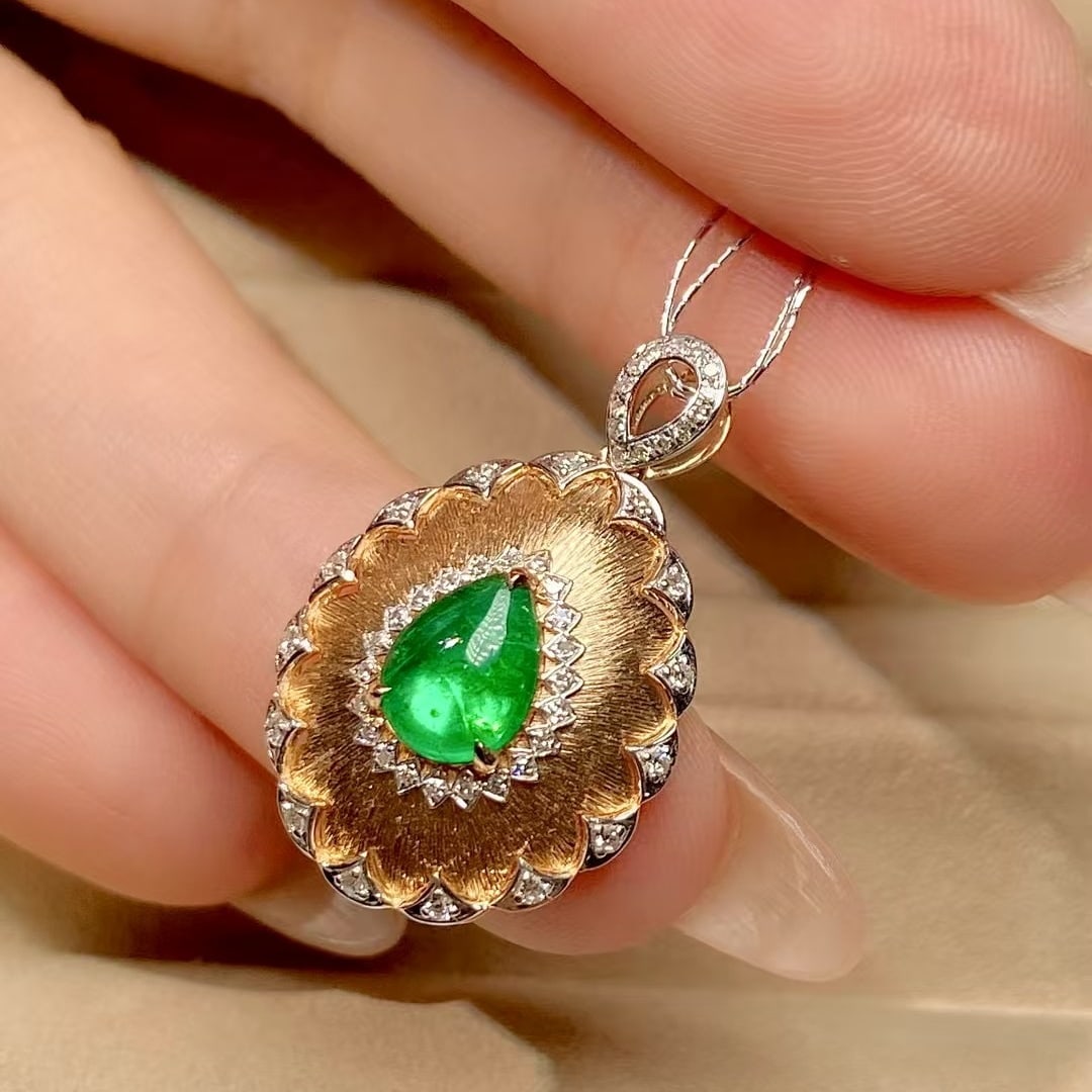14k Gold 0.78 Ctw Vivid Green Natural Emerald & Diamond Pendant( Without Chain ): Ref:230998408 // gold content:14k gold // main gemstone:emerald // shape:pear // carat weight:0. 62ct // color:vivid green // treatment:natural // // adjacent gemstone 2 : diamond // shape:round // ca