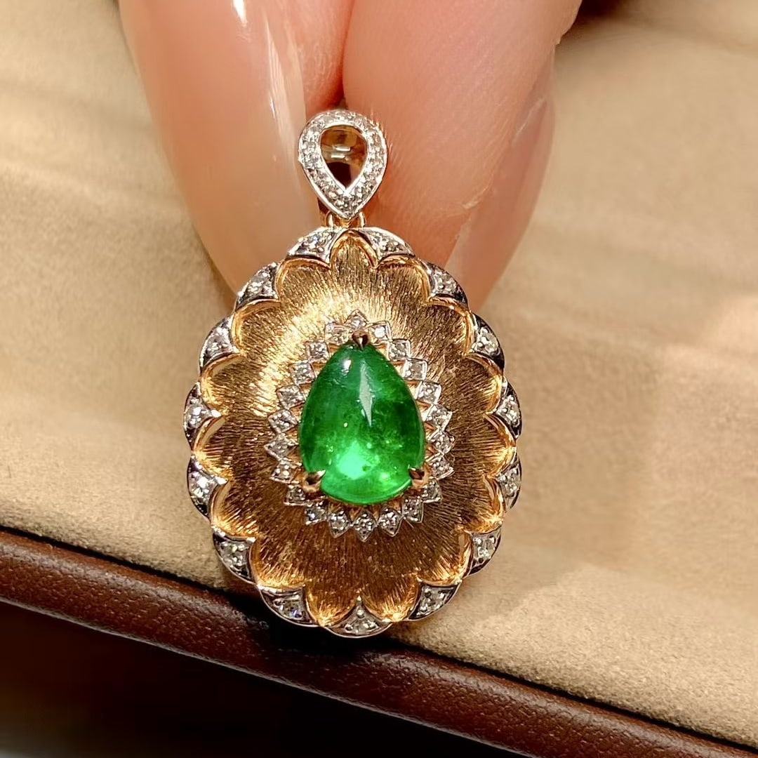 14k Gold 0.78 Ctw Vivid Green Natural Emerald & Diamond Pendant( Without Chain ) - 2