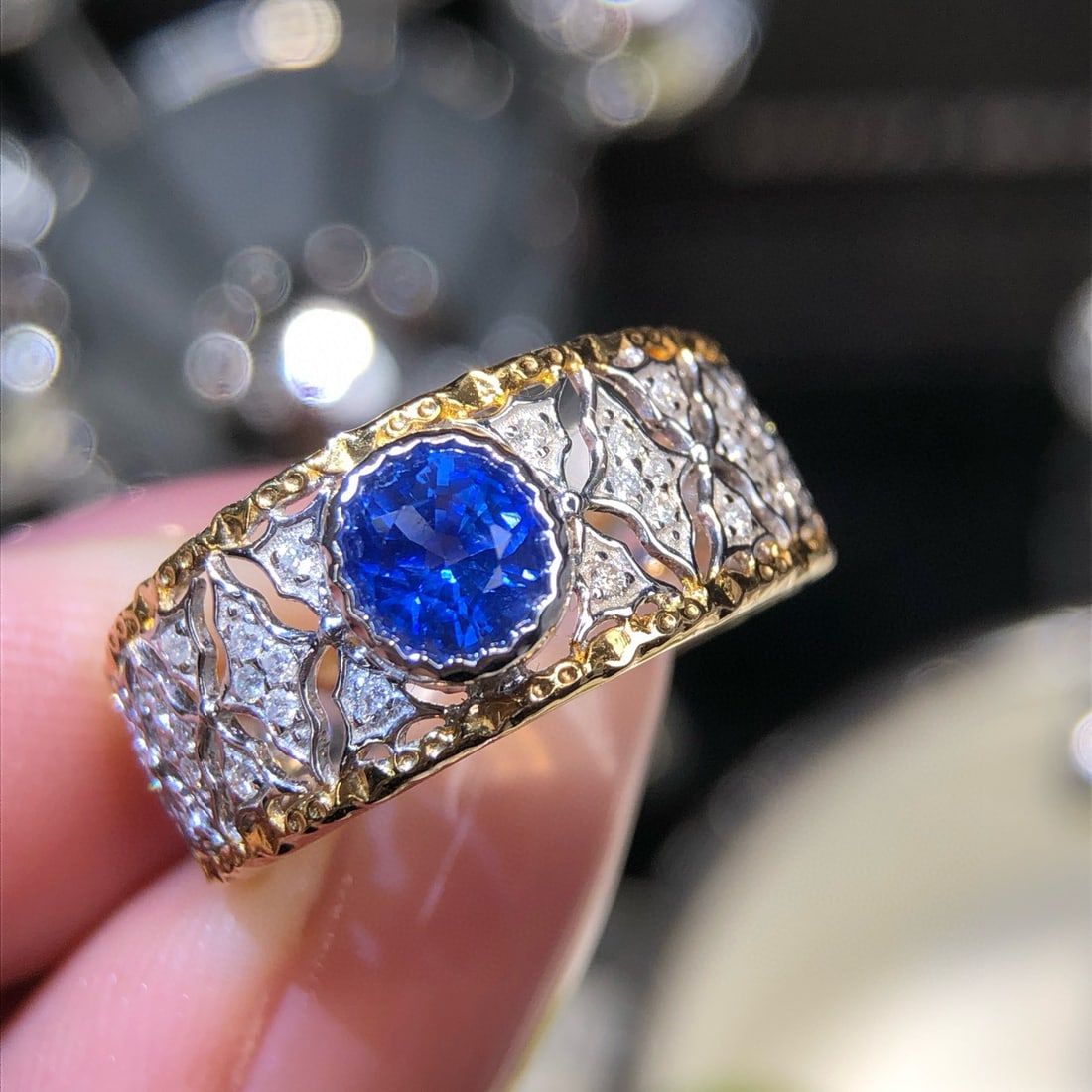 14k Gold 1.20 Ctw Natural Sapphire & Diamond Ring: Ref:230998411 // gold content:14k gold // ring size:7. 25us // // main gemstone:sapphire // shape:oval // carat weight:1. 05ct // color:blue // treatment:natural // // adjacent gemstone 2 : diamond