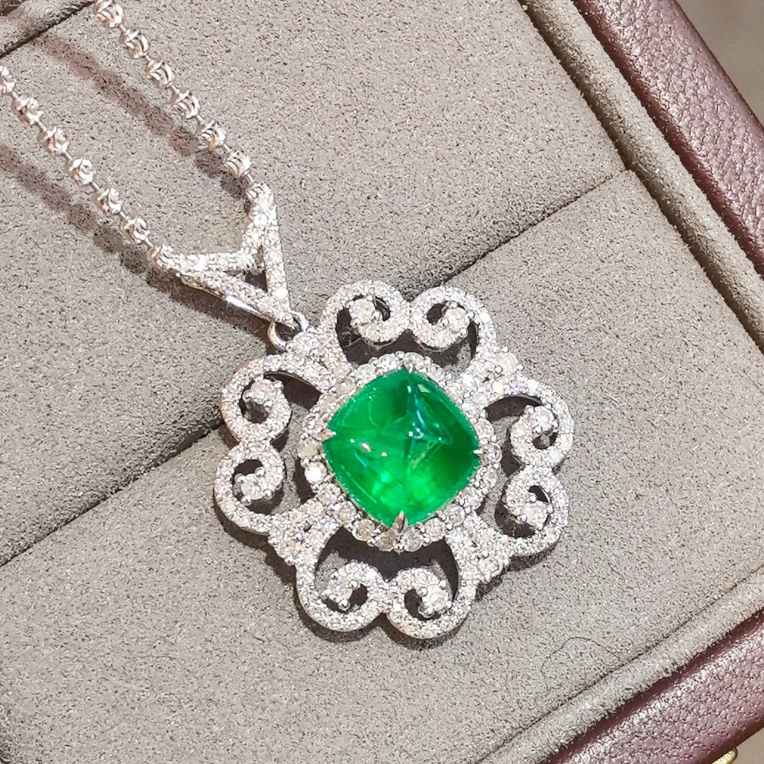 14k Gold 4.06 Ctw Vivid Green Natural Emerald & Diamond Necklace - 4