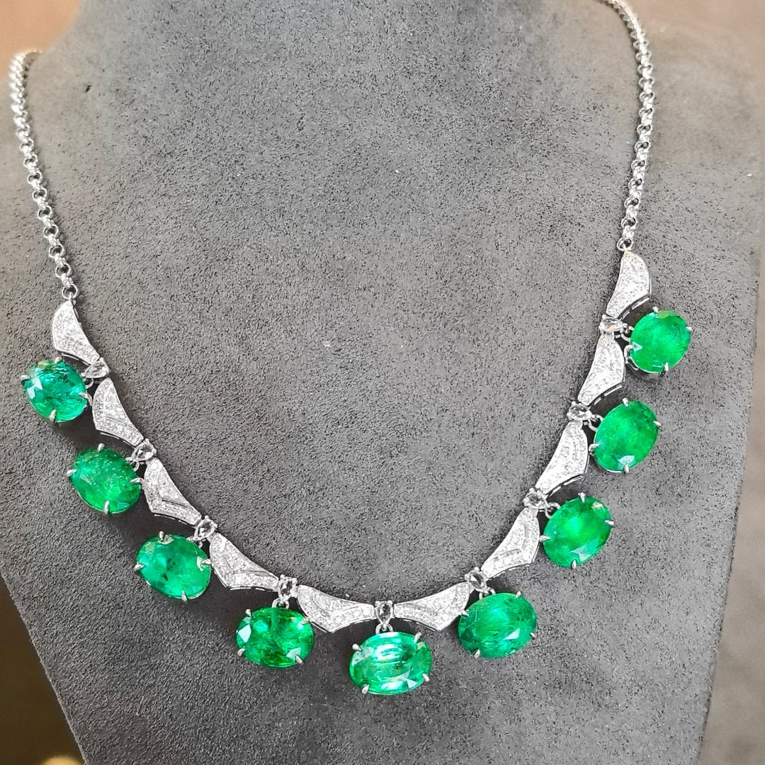 14k Gold 11.30 Ctw Vivid Green Natural Emerald & Diamond Necklace (1 of 6)