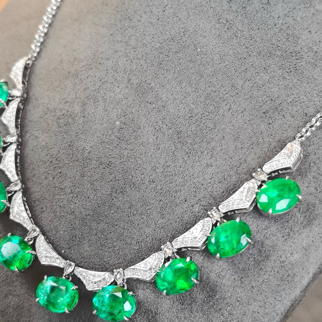 14k Gold 11.30 Ctw Vivid Green Natural Emerald & Diamond Necklace - 2