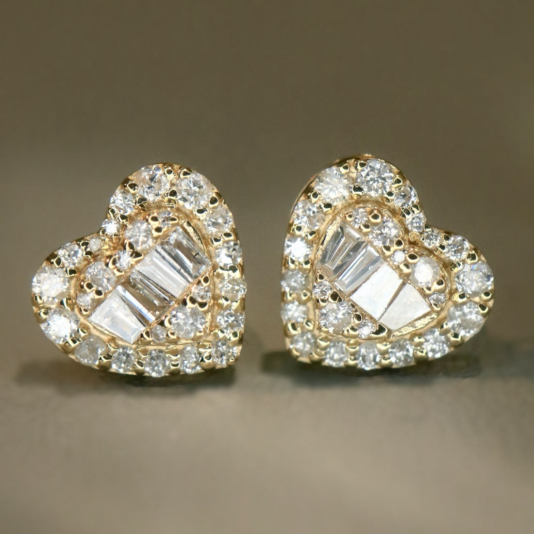 14k Gold 0.3 Ct Natural H Diamond Earrings: Ref:230998420 // gold content:14k gold // main gemstone:diamond // shape:multiply // carat weight:0. 3ct // clarity grade:vs-si // color:h // treatment:natural // Condition: New Low Estimate: 1700