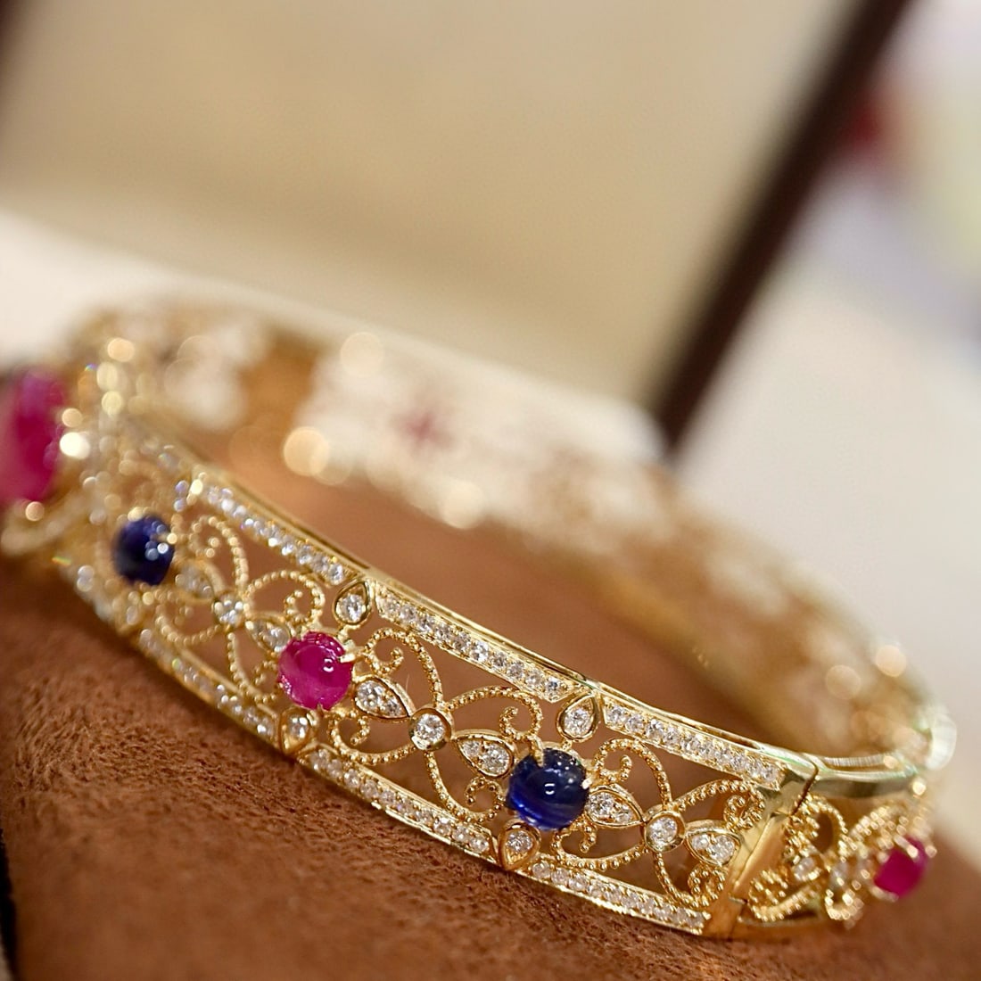 14k Gold 6.00 Ctw Natural Ruby & Diamond Bangle - 5
