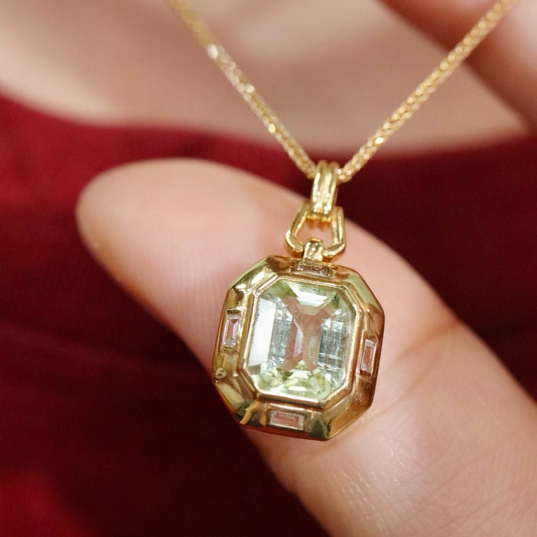 14k Gold 1.66 Ctw Natural Tourmaline & Diamond Pendant( Without Chain ): Ref:230998418 // gold content:14k gold // main gemstone:tourmaline // shape:octagonal // carat weight:1. 54ct // color:green // treatment:natural // // adjacent gemstone 2 : diamond // shape:baguette