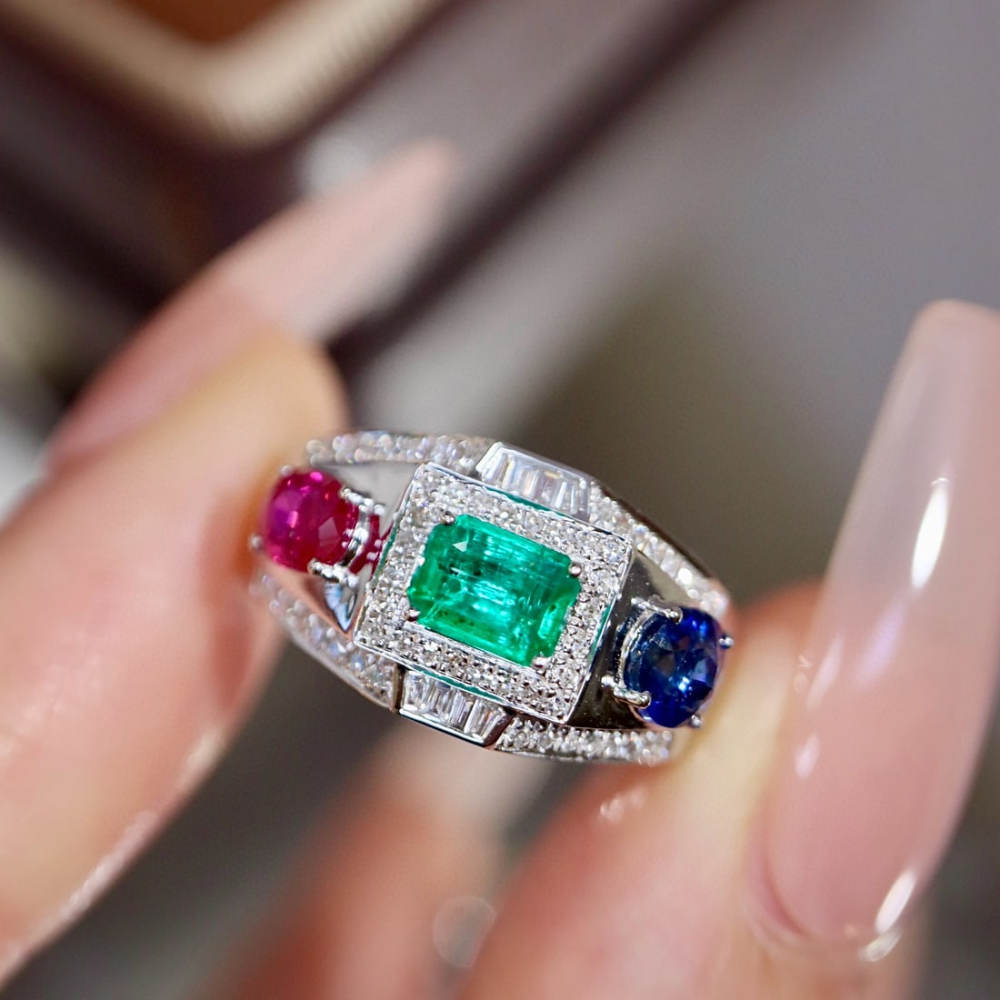 14k Gold 1.67 Ctw Natural Emerald & Ruby & Sapphire & Diamond Ring: Ref:230998432 // gold content:14k gold // ring size:7. 25us // // main gemstone:emerald & ruby & sapphire // shape:octagonal & oval // carat weight:1. 50ct // color:green & red & blue //