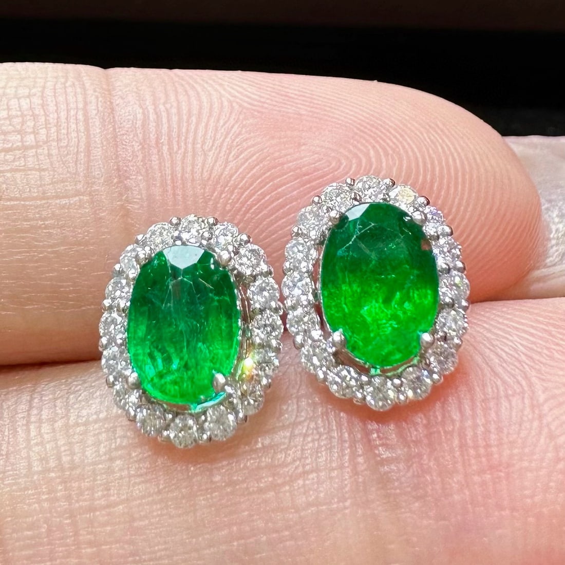 14k Gold 1.56 Ctw Vivid Green Natural Emerald & Diamond Earrings - 4