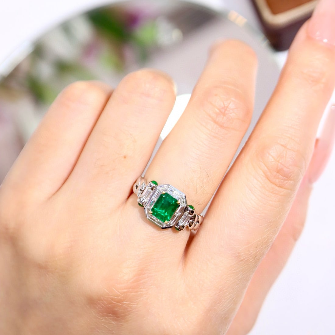14k Gold 1.66 Ctw Vivid Green Natural Emerald & Diamond Ring - 8