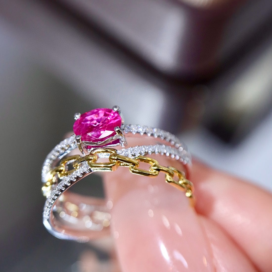 14k Gold 0.70 Ctw Natural Ruby & Diamond Ring - 4