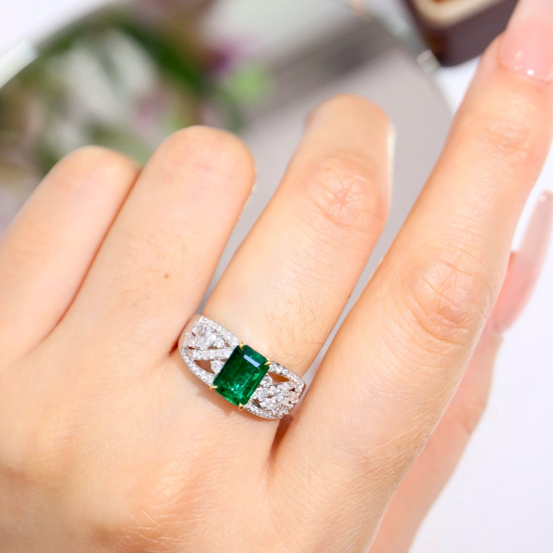 14k Gold 1.50 Ctw Vivid Green Natural Emerald & Diamond Ring - 7