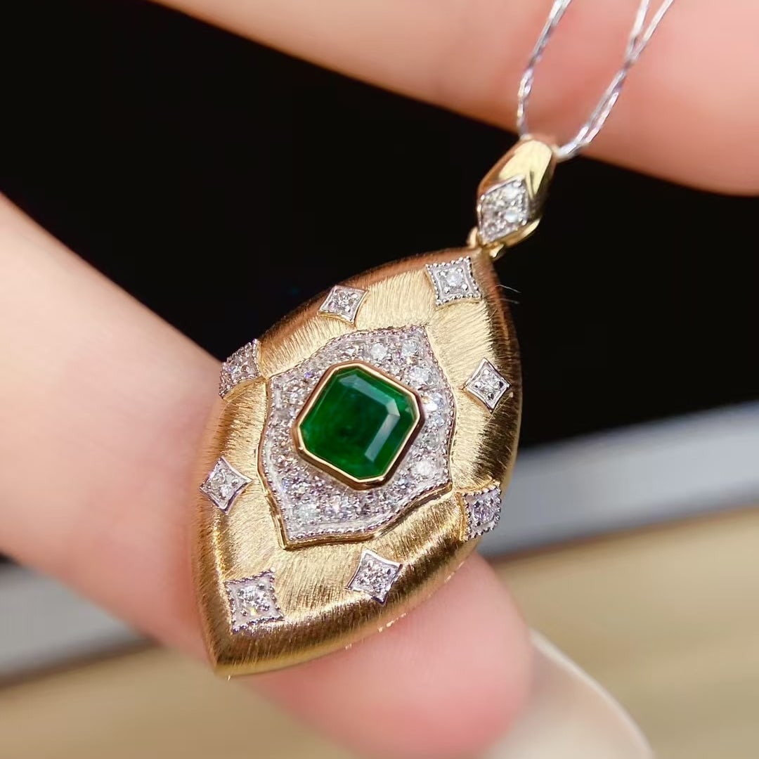 14k Gold 0.84 Ctw Vivid Green Natural Emerald & Diamond Pendant( Without Chain ) - 3