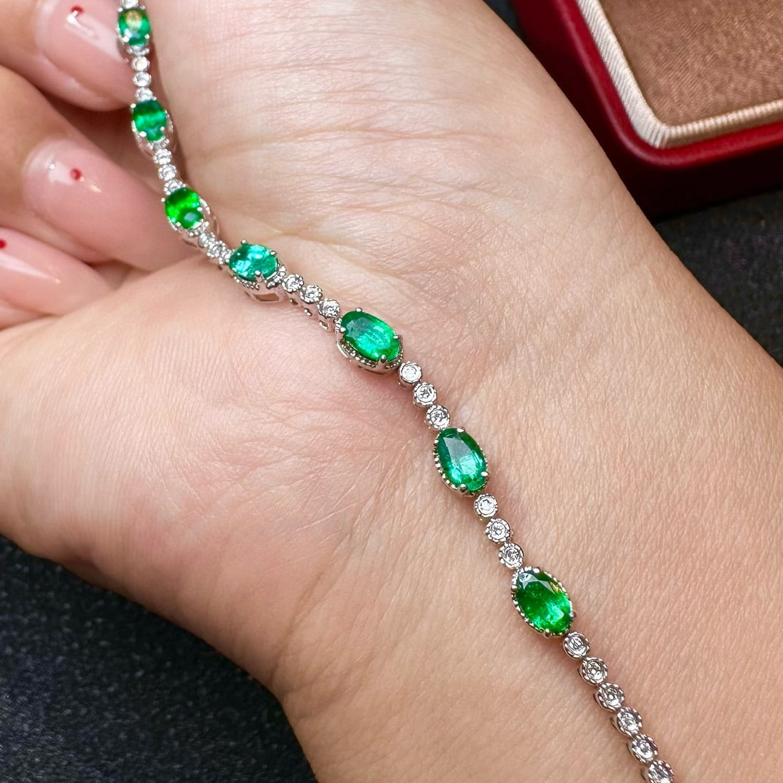 14k Gold 2.32 Ct Vivid Green Natural Emerald & Diamond Bracelet - 3