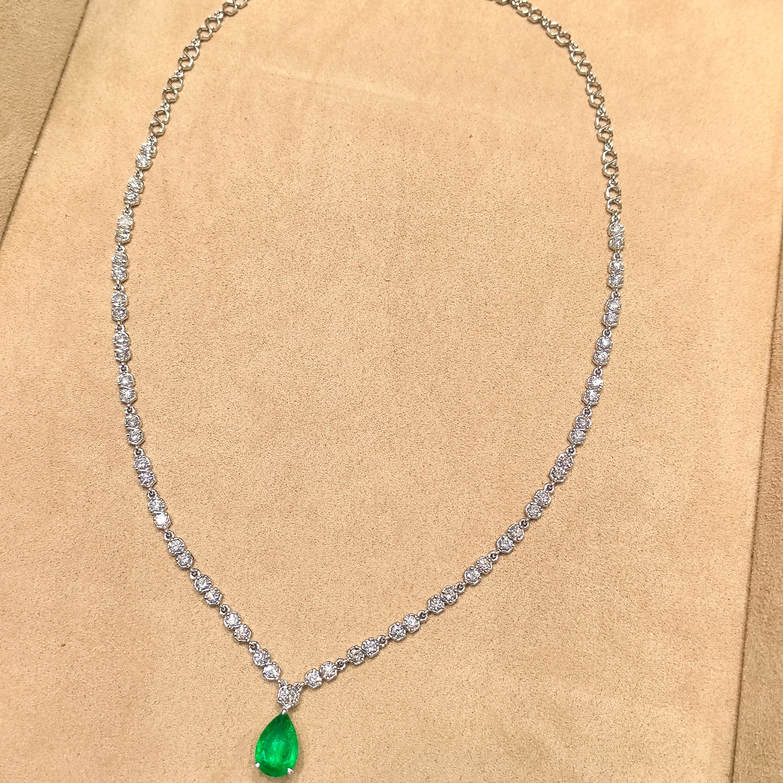 14k Gold 4.74 Ctw Vivid Green Natural Emerald & Diamond Necklace - 6