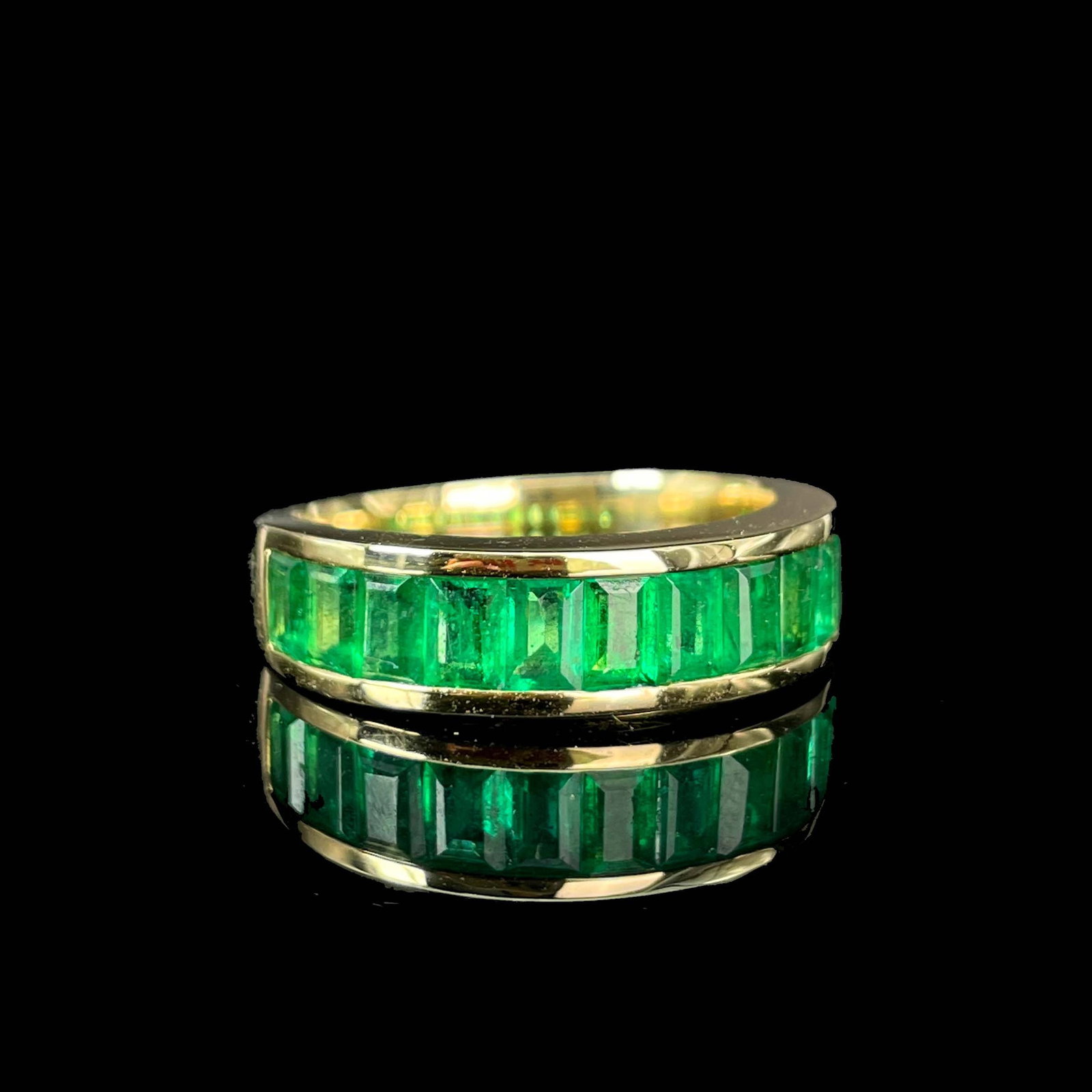 14k Gold 2.07 Ct Vivid Green Natural Emerald Ring - 2