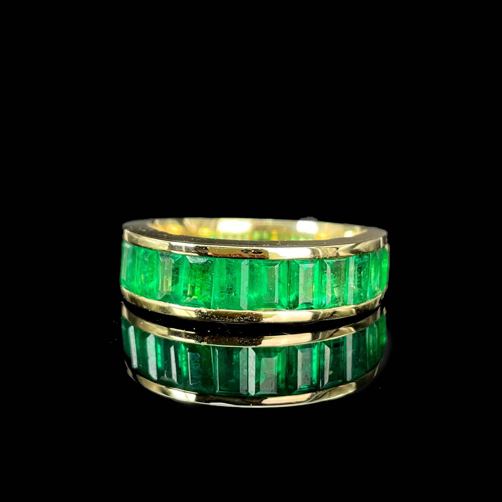 14k Gold 2.07 Ct Vivid Green Natural Emerald Ring - 3