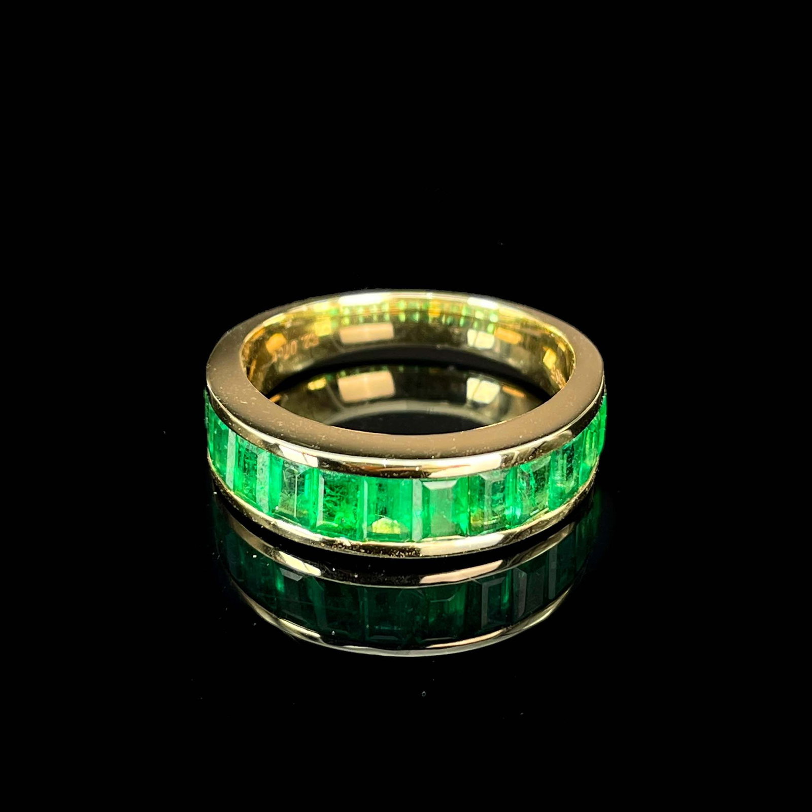 14k Gold 2.07 Ct Vivid Green Natural Emerald Ring - 4