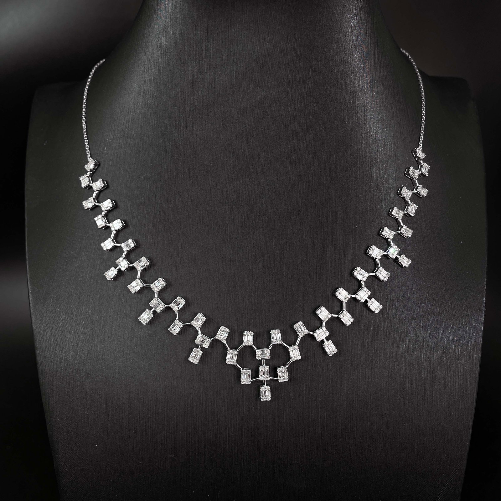 14k Gold 2 Ct Natural H Diamond Necklace: Ref:230999028 // gold content:14k gold // main gemstone:diamond // shape:multiply // carat weight:2ct // clarity grade:vs-si // color:h // treatment:natural // Condition: New Low Estimate: 7500.00 Hig