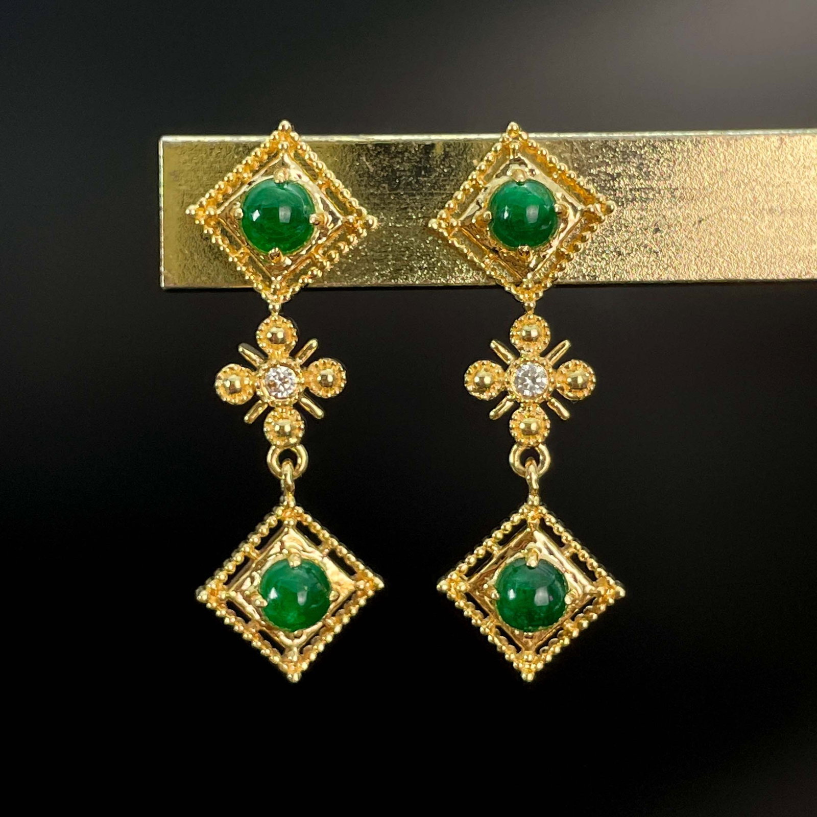 14k Gold 0.74 Ctw Vivid Green Natural Emerald & Diamond Earrings - 5