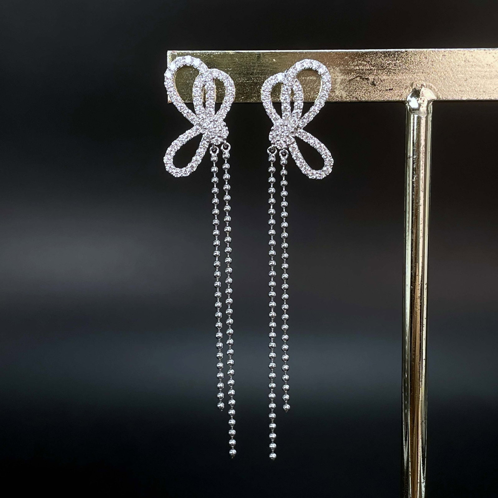 14k Gold 0.56 Ct Natural H Diamond Earrings: Ref:230999066 // gold content:14k gold // main gemstone:diamond // shape:round // carat weight:0. 56ct // clarity grade:vs-si // color:h // treatment:natural // cut grade:g // Condition: New Low