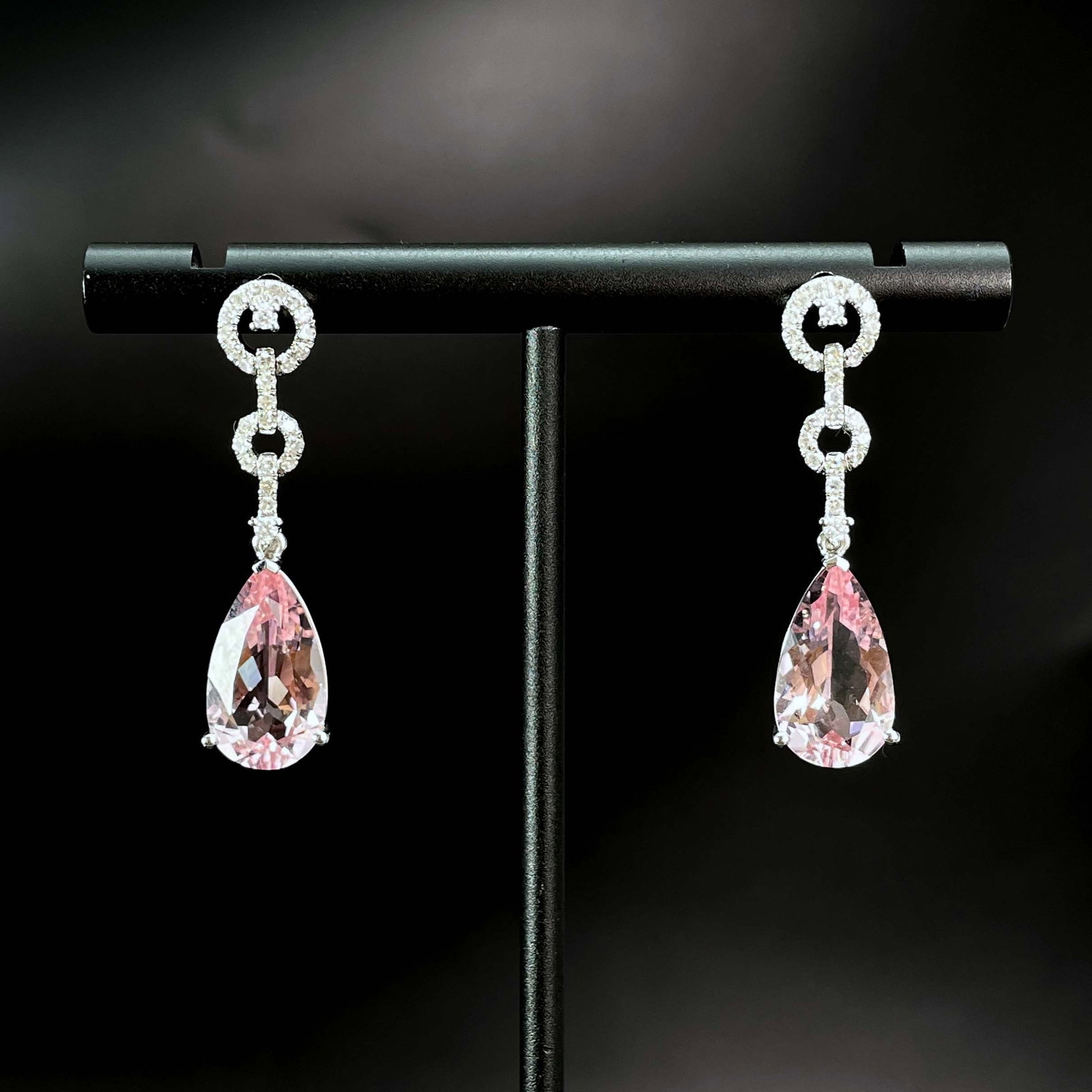 14k Gold 5.17 Ctw Natural Morganite & Diamond Earrings: Ref:230999091 // gold content:14k gold // main gemstone:morganite // shape:pear // carat weight:4. 85ct // color:pink // treatment:natural // // adjacent gemstone 2 : diamond // shape:round // carat