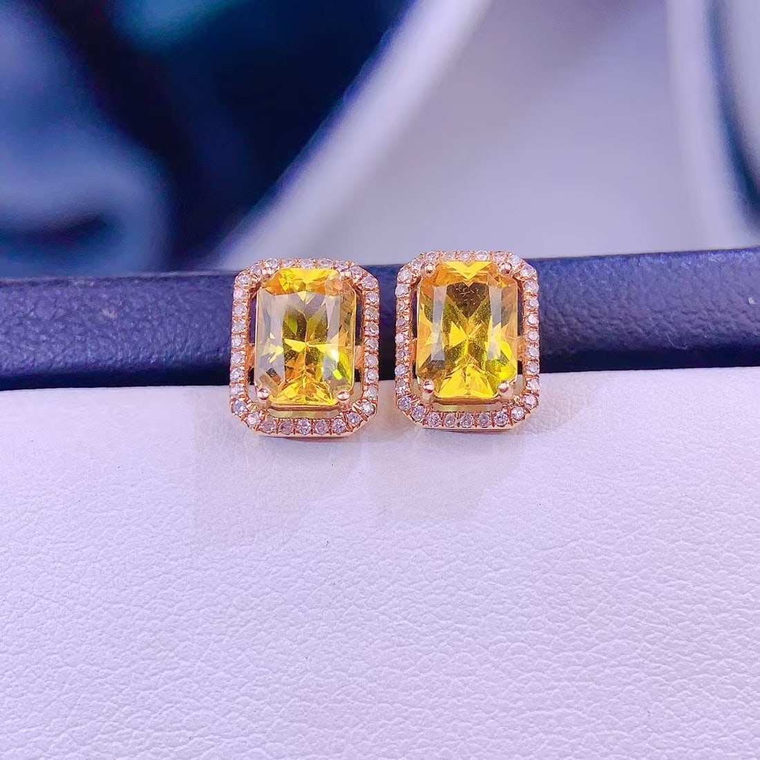 14k Gold 3 Ct Natural Sapphire & Diamond Earrings: Ref:230999109 // gold content:14k gold // main gemstone:sapphire // shape:octagonal // carat weight:3ct // color:yellow // treatment:natural // // adjacent gemstone 2 : diamond // shape:round //