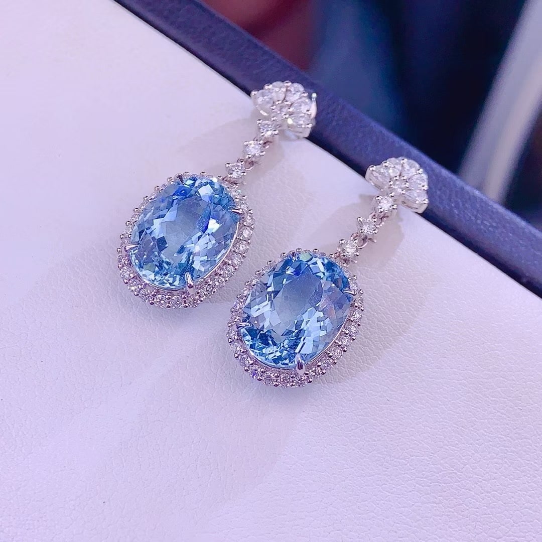14k Gold 8 Ct Natural Aquamarine & Diamond Earrings - 4