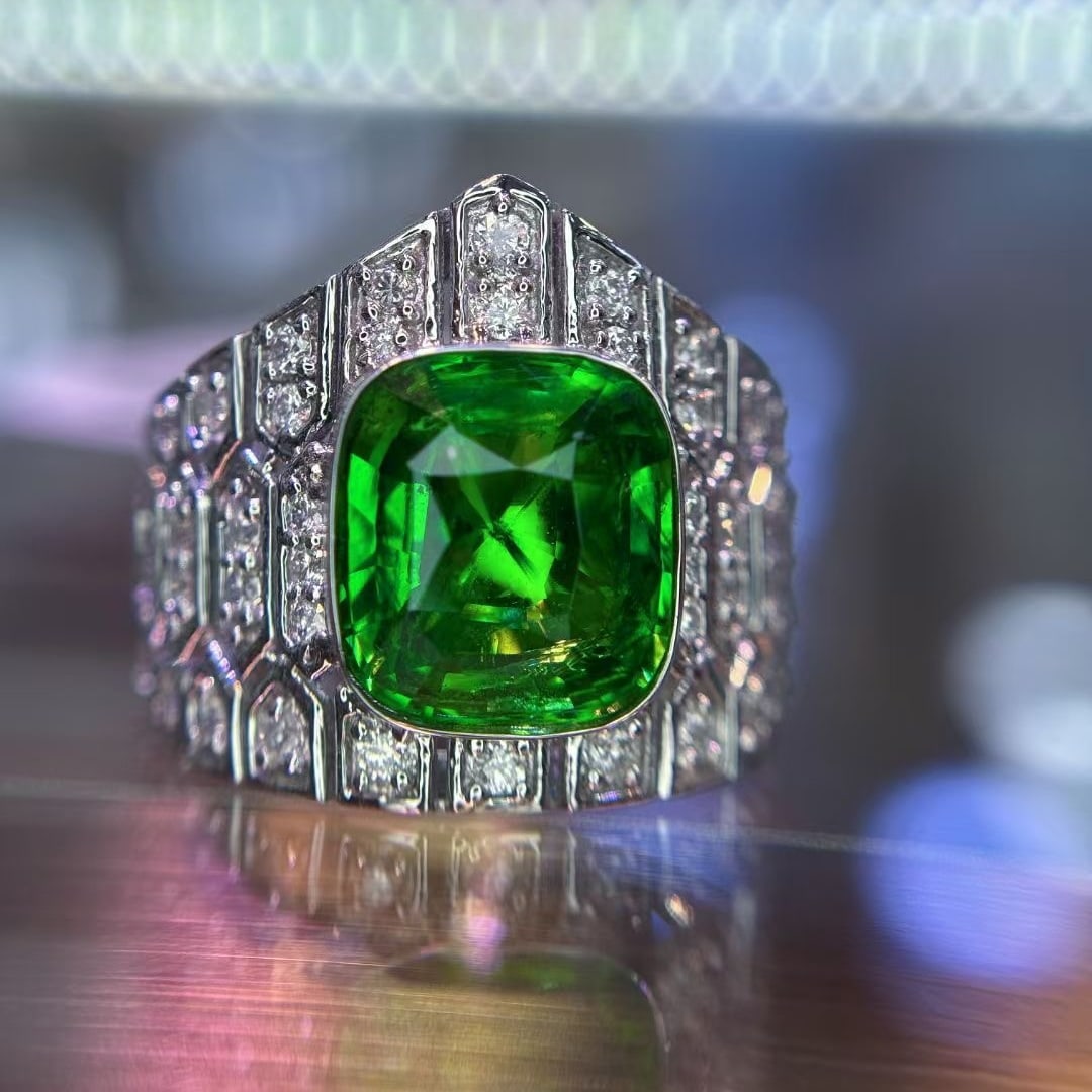 14k Gold 4.06 Ct Vivid Green Natural Tsavorite & Diamond Ring - 4