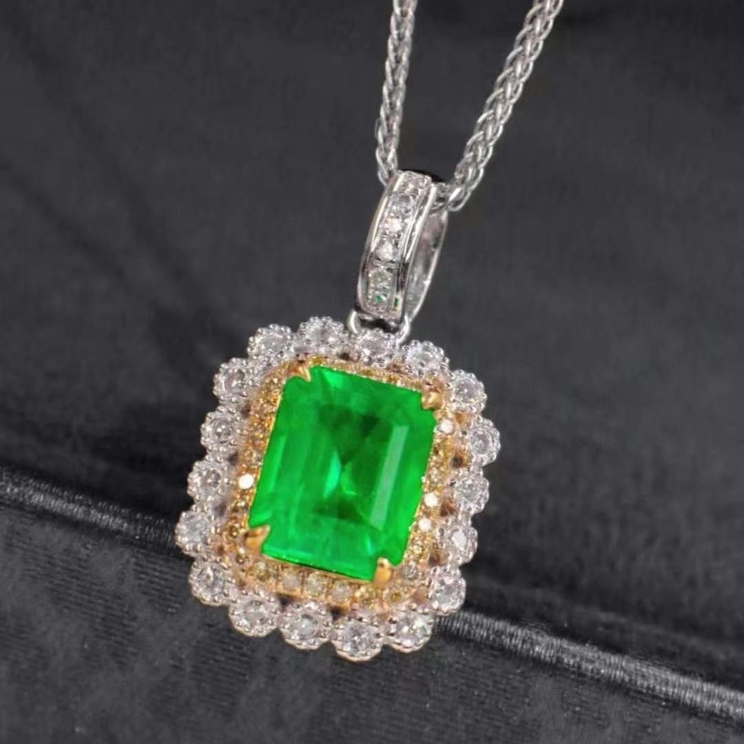 14k Gold 1.48 Ctw Vivid Green Natural Emerald & Diamond Pendant( Without Chain ) - 3