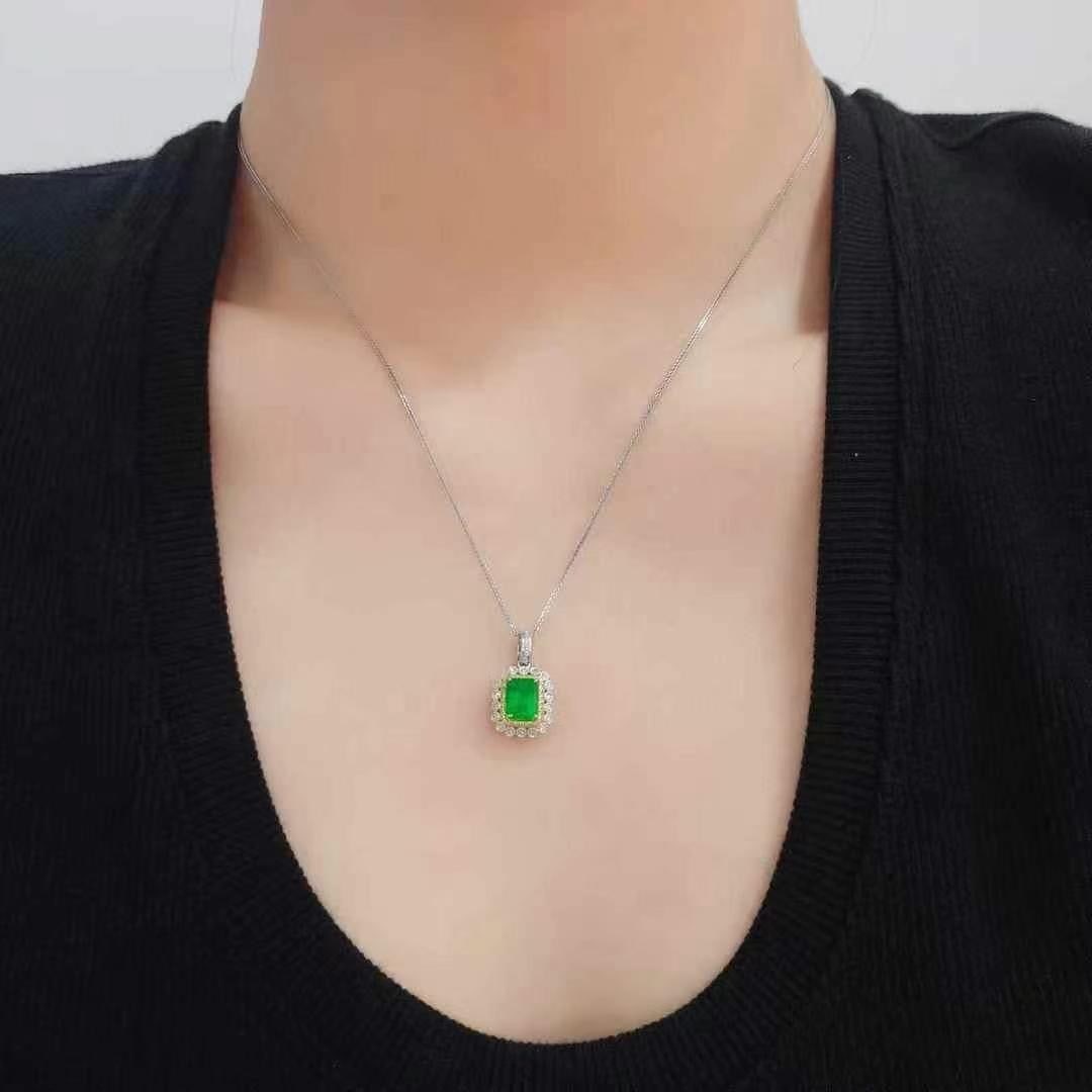 14k Gold 1.48 Ctw Vivid Green Natural Emerald & Diamond Pendant( Without Chain ) - 4