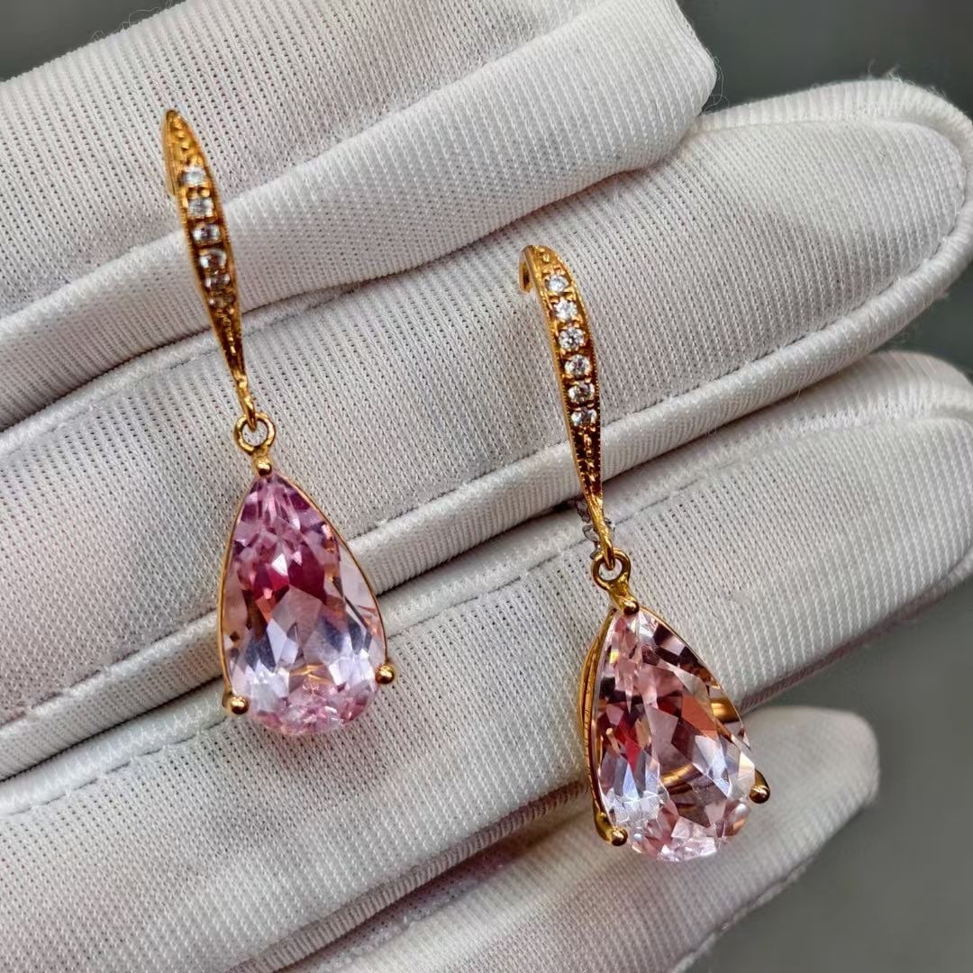 14k Gold 11.53 Ctw Natural Kunzite & Diamond Earrings: Ref:230999151 // gold content:14k gold // main gemstone:kunzite // shape:pear // carat weight:11. 42ct // color:purple // treatment:natural // // adjacent gemstone 2 : diamond // shape:round // carat