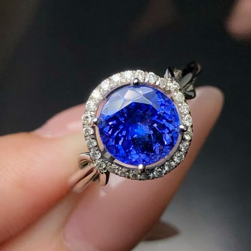 14k Gold 2.15 Ct Natural Tanzanite & Diamond Ring: Ref:230999157 // gold content:14k gold // ring size:7. 25us // // main gemstone:tanzanite // shape:round // carat weight:2. 15ct // color:blue // treatment:natural // cut grade:g // // adjacent