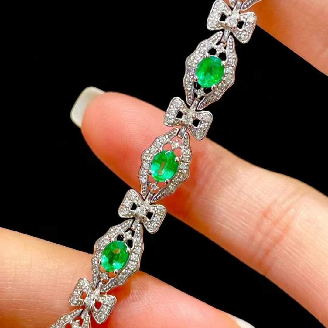 14k Gold 3.8 Ct Vivid Green Natural Emerald & Diamond Bracelet - 3