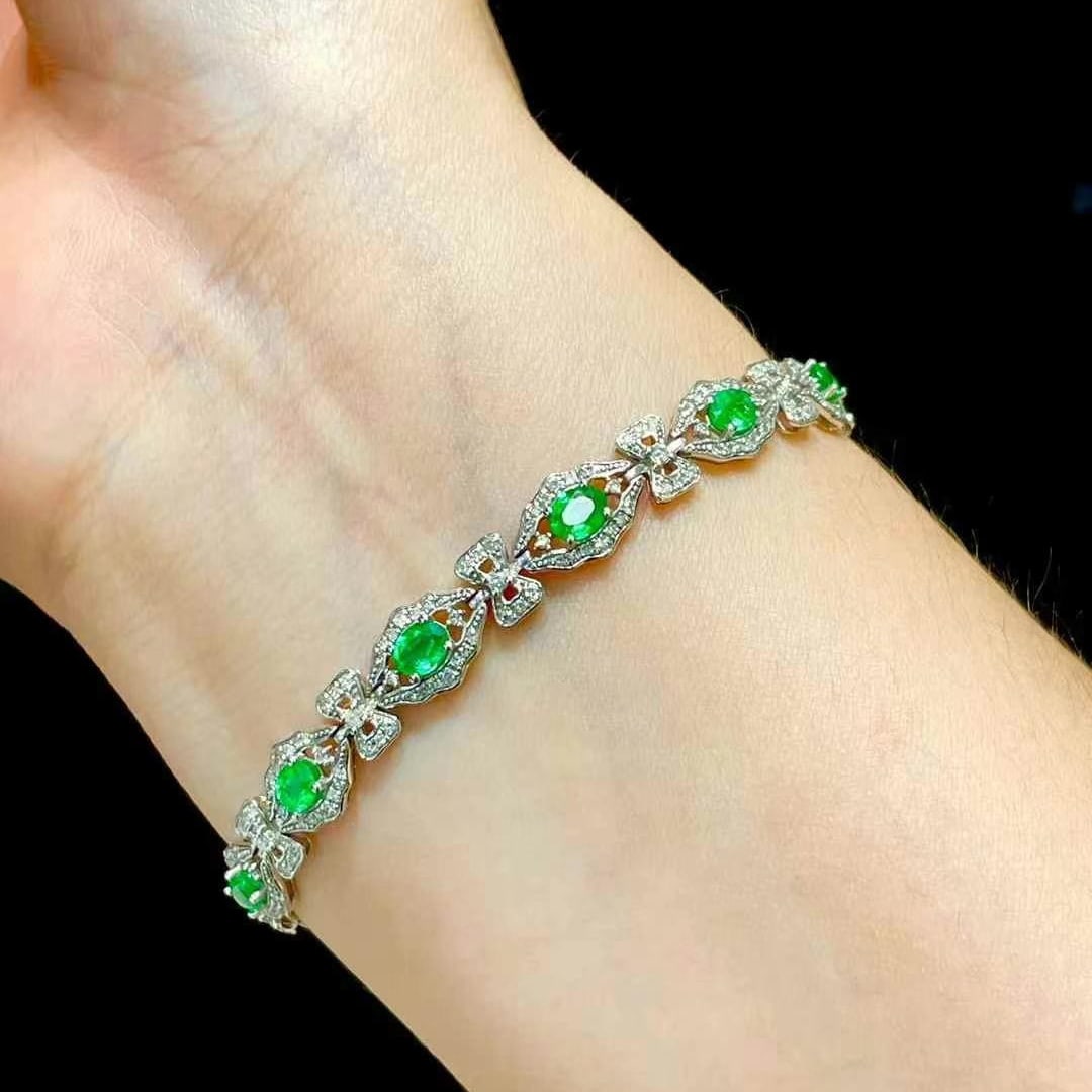 14k Gold 3.8 Ct Vivid Green Natural Emerald & Diamond Bracelet - 4